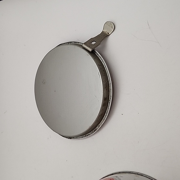 Vintage Middleton's Cherry Blend Tobacco Tin - Picture 9 of 10